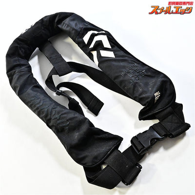 【ダイワ】 インフレータブル ライフジャケット DF-2608 ブラック 2018年5月製造分 桜マーク有 肩掛け DAIWA LIFE Jacket K_060