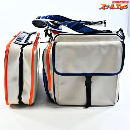 【がまかつ】 がまへら ライトバッグ4 GB392 & ライトクッション4 GM2580 PVC素材 ホワイト/ブルー GAMAKATSU LIGHT-BAG へらバッグ へらクッション K_162