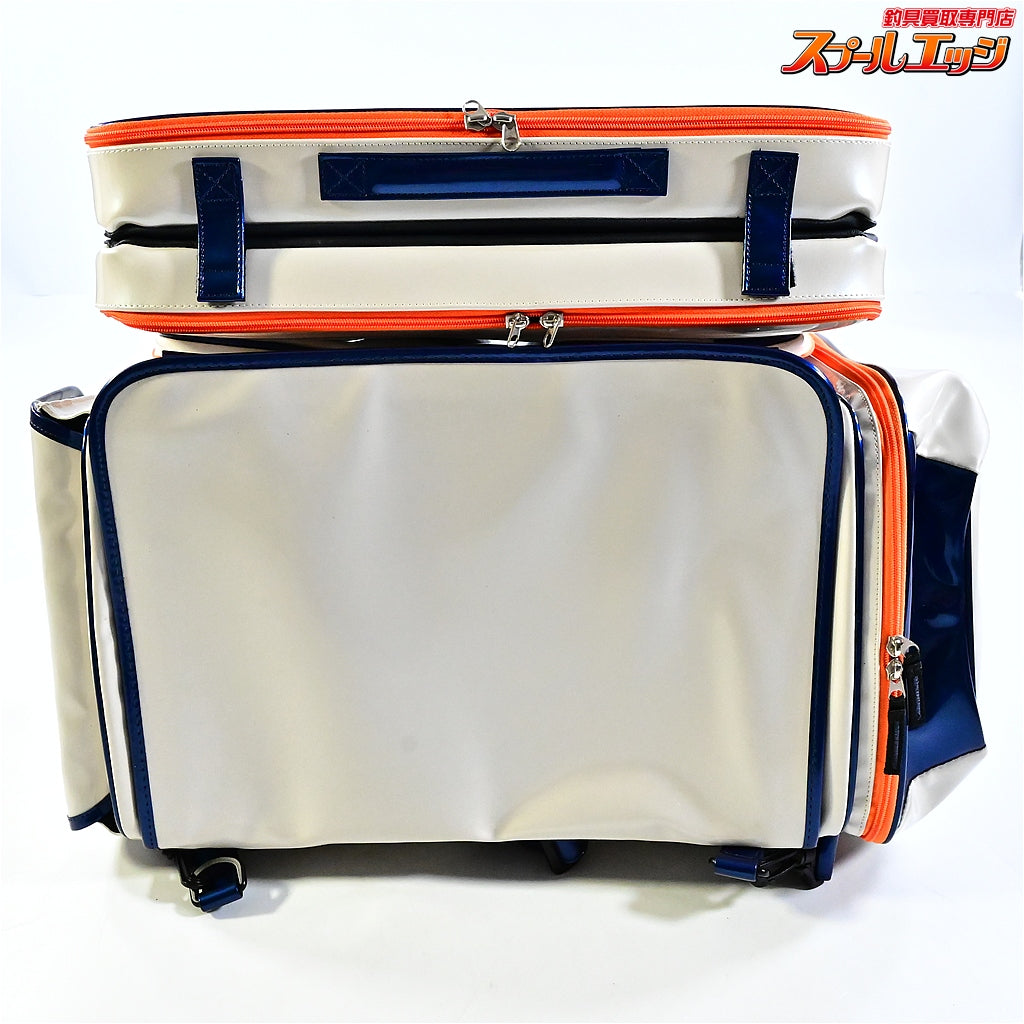 【がまかつ】 がまへら ライトバッグ4 GB392 & ライトクッション4 GM2580 PVC素材 ホワイト/ブルー GAMAKATSU LIGHT-BAG へらバッグ へらクッション K_162