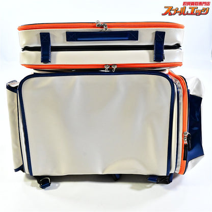【がまかつ】 がまへら ライトバッグ4 GB392 & ライトクッション4 GM2580 PVC素材 ホワイト/ブルー GAMAKATSU LIGHT-BAG へらバッグ へらクッション K_162