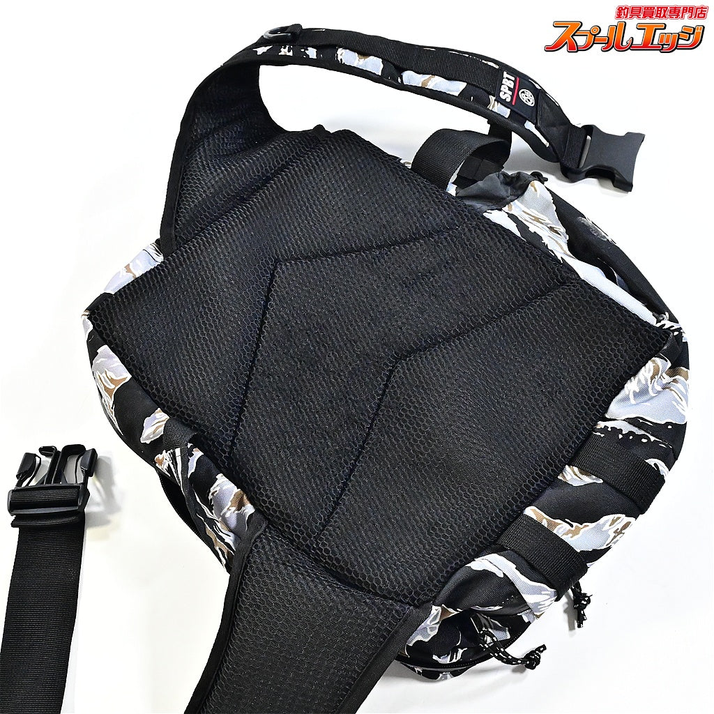 【スイムベイトアンダーグラウンドxスーパーベイト】 タンクバッグ タイガーカモ SWIMBAIT UNDERGROUNDxSUPERBAIT TANKBAG K_100