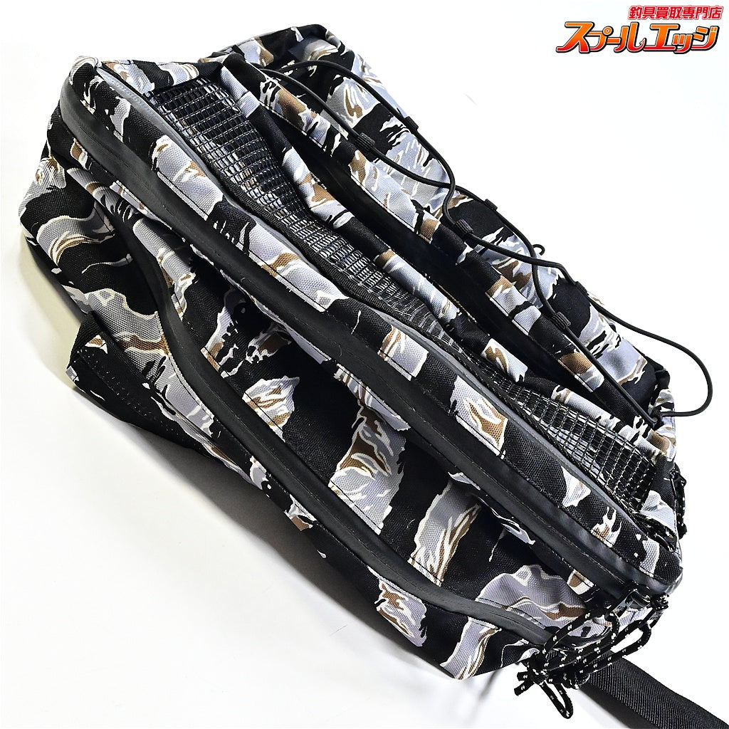【スイムベイトアンダーグラウンドxスーパーベイト】 タンクバッグ タイガーカモ SWIMBAIT UNDERGROUNDxSUPERBAIT TANKBAG K_100