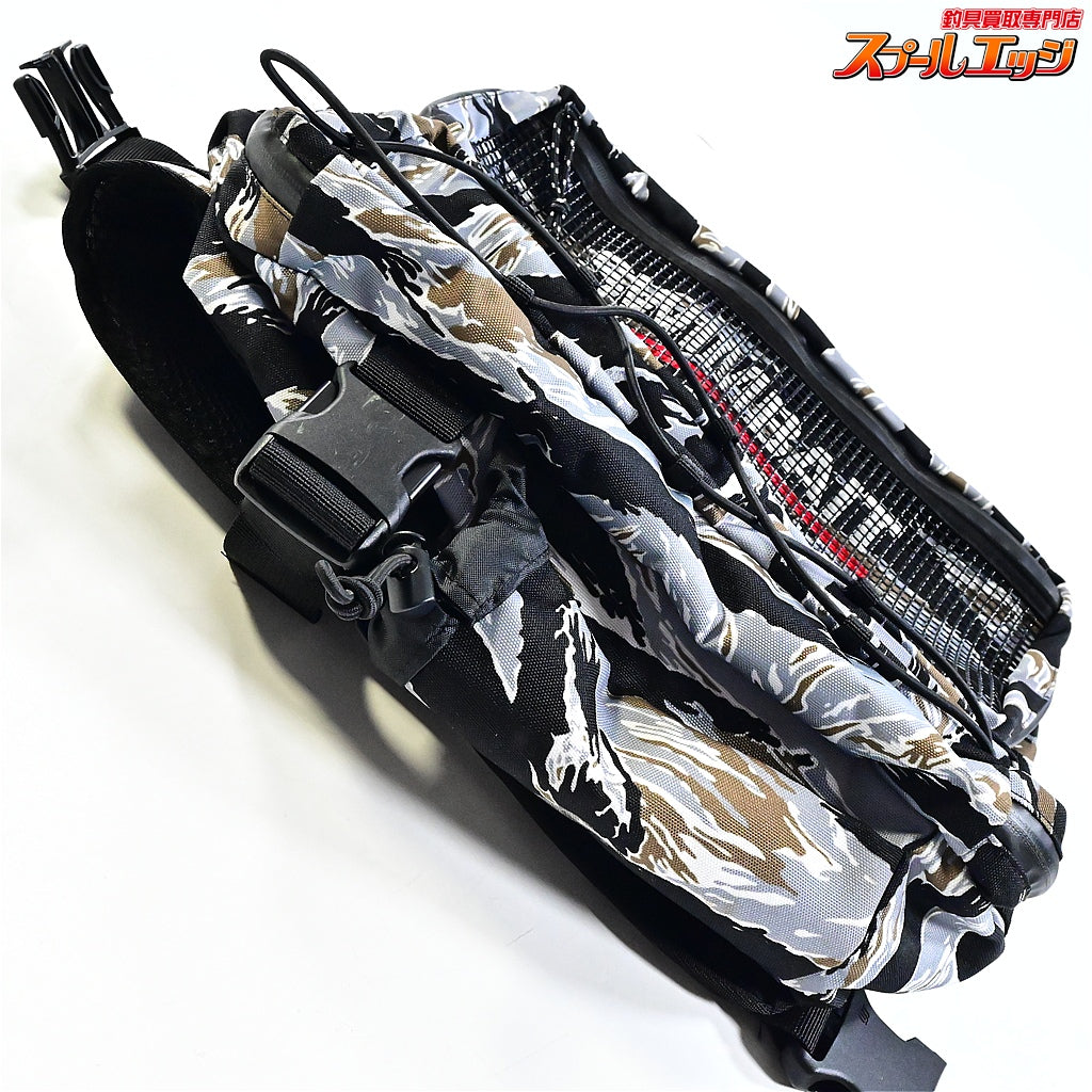 【スイムベイトアンダーグラウンドxスーパーベイト】 タンクバッグ タイガーカモ SWIMBAIT UNDERGROUNDxSUPERBAIT TANKBAG K_100