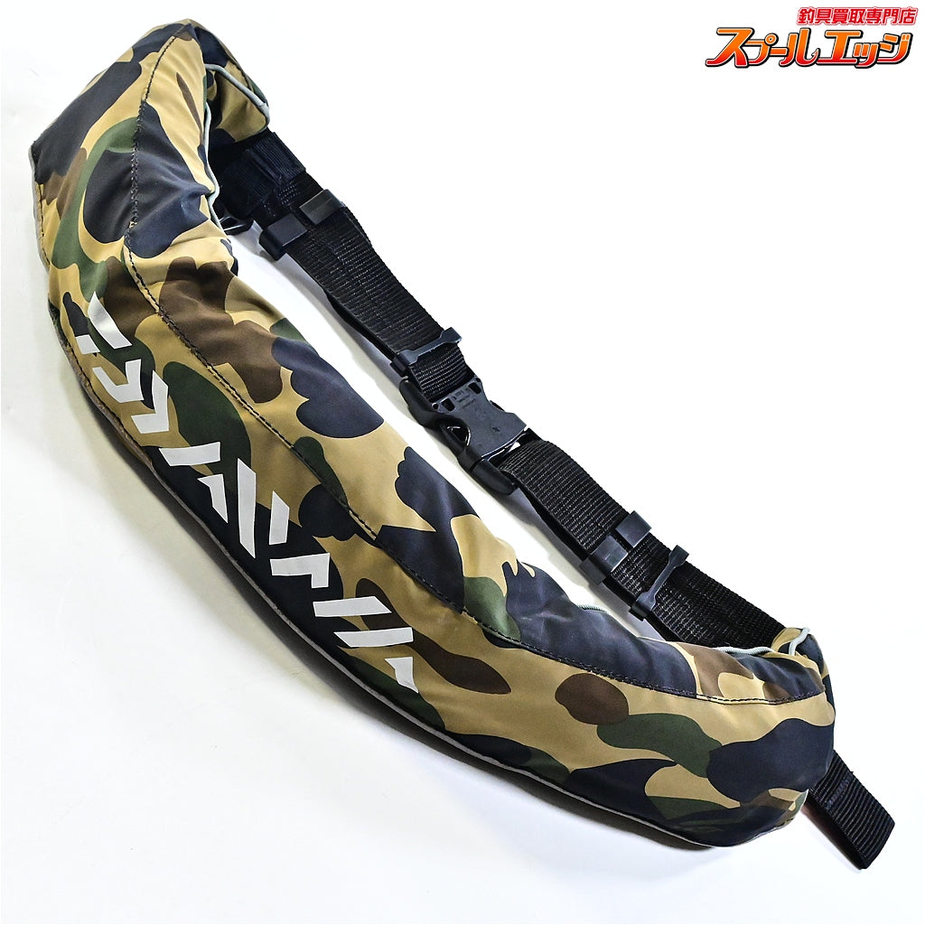 【ダイワ】 ウォッシャブルライフジャケット DF-2200 カモ 桜マーク有 2010年7月製造分 ウエストタイプ 救命胴衣 TK-5110 DAIWA K_060