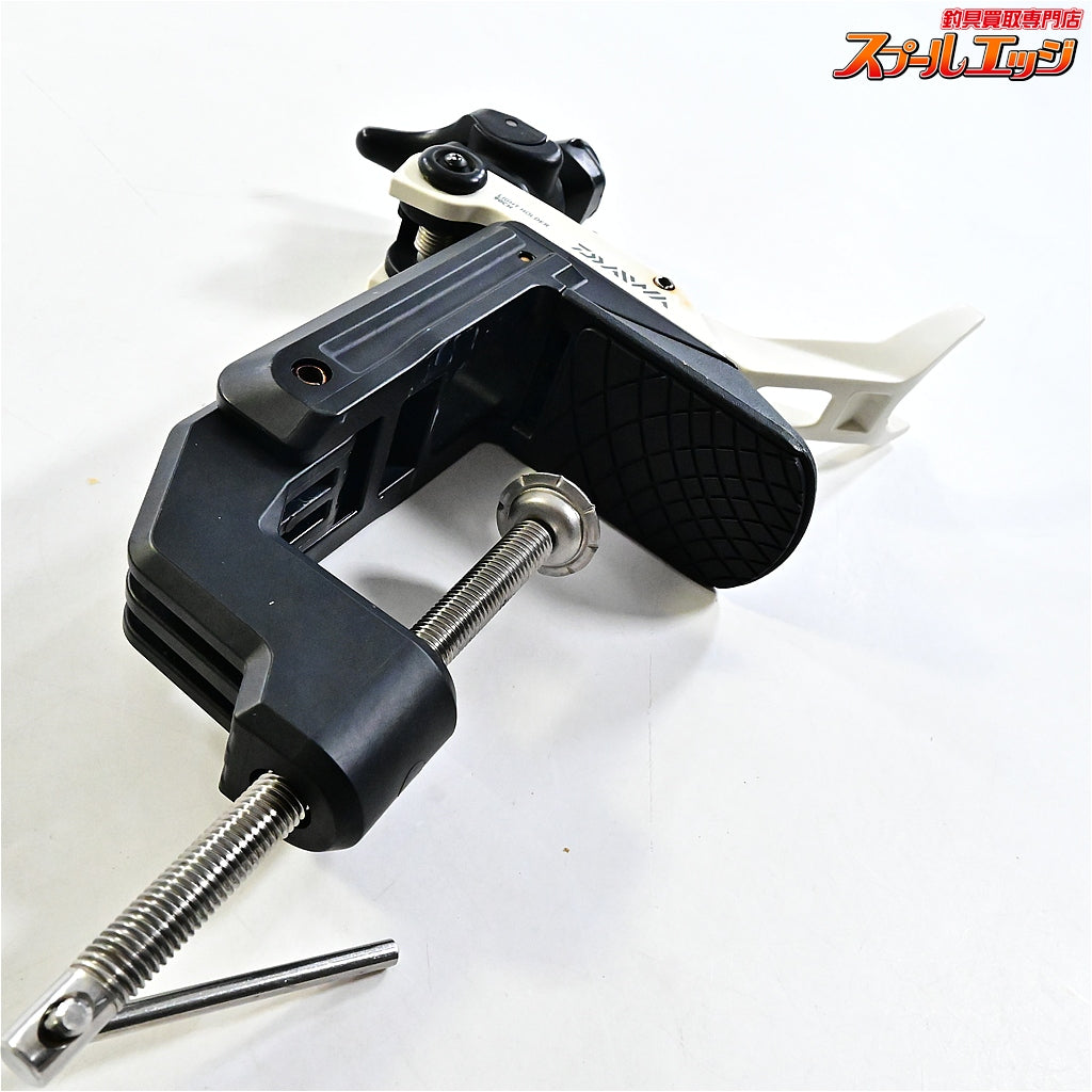 【ダイワ】 ライトホルダー 90CH ホワイト DAIWA LIGHT HOLDER ロッドキーパー K_060