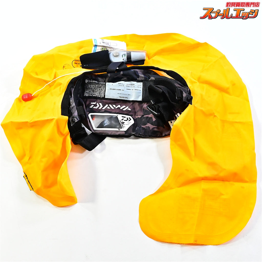【ダイワ】 ウォッシャブルライフジャケット DF-2207 ウエストタイプ 手動自動膨脹式 ブラックカモ 桜マーク有 2018年05月製造分 DAIWA K_060