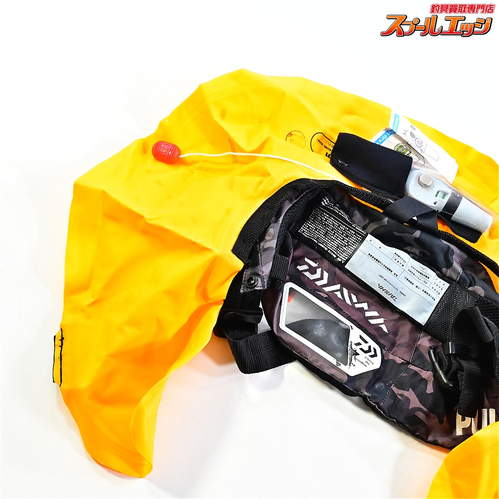 【ダイワ】 ウォッシャブルライフジャケット DF-2207 ウエストタイプ 手動自動膨脹式 ブラックカモ 桜マーク有 2018年05月製造分 DAIWA K_060