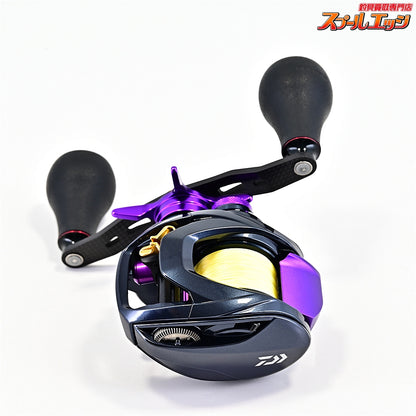 【ダイワ】 21スティーズ A TW HLC 8.1R SLPW MCスタードラグパープル&KDWオフセットクラッチ ディープパープル&ゴメクサス カーボンクランクカスタムハンドル 105mm TPEハンドルノブ&カラーパーツ装着 DAIWA STEEZ