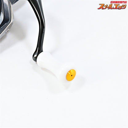 【シマノ】 25アルテグラ C2000SHG アベイルPOMノブホワイト&ノブキャップゴールド装着 SHIMANO ULTEGRA