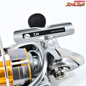 【ダイワ】 18フリームス LT 5000D-CXH カスタムハンドル50mm装着 DAIWA FREAMS