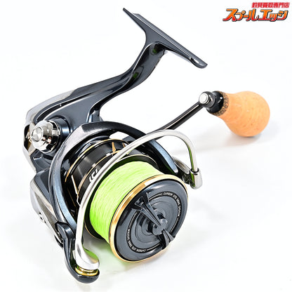 【ダイワ】 22カルディアSW 4000D-CXH ゴメクサス CA27TNBK コルクハンドルノブ オールブラック装着 DAIWA CALDIA