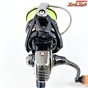 【ダイワ】 22カルディアSW 4000D-CXH ゴメクサス CA27TNBK コルクハンドルノブ オールブラック装着 DAIWA CALDIA