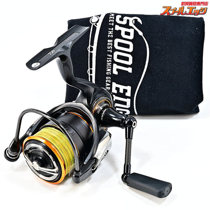 【ダイワ】 21プレッソ LT 2000SS-P リバイブ ファンネル カーボンハンドル RF42.5DA-FB フルブラック キャスティング限定 アルカスラインローラーシステムキット装着 DAIWA PRESSO