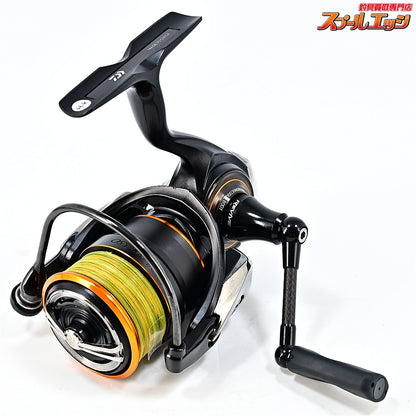 【ダイワ】 21プレッソ LT 2000SS-P リバイブ ファンネル カーボンハンドル RF42.5DA-FB フルブラック キャスティング限定 アルカスラインローラーシステムキット装着 DAIWA PRESSO