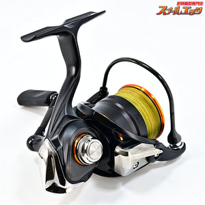 【ダイワ】 21プレッソ LT 2000SS-P リバイブ ファンネル カーボンハンドル RF42.5DA-FB フルブラック キャスティング限定 アルカスラインローラーシステムキット装着 DAIWA PRESSO