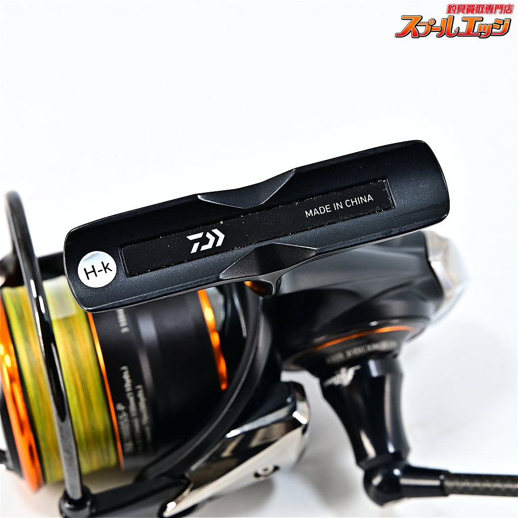 【ダイワ】 21プレッソ LT 2000SS-P リバイブ ファンネル カーボンハンドル RF42.5DA-FB フルブラック キャスティング限定 アルカスラインローラーシステムキット装着 DAIWA PRESSO