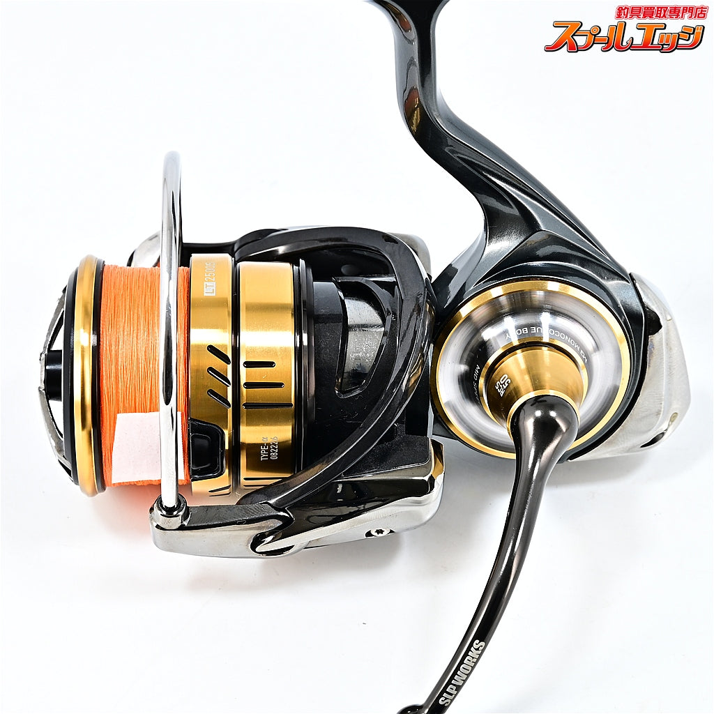 【ダイワ】 20ルビアス LT 2500S-DH RCS50mmハンドル&20ルビアス純正ノブ&SLPW LT2500S タイプαスプール シャンパンゴールド装着 DAIWA LUVIAS
