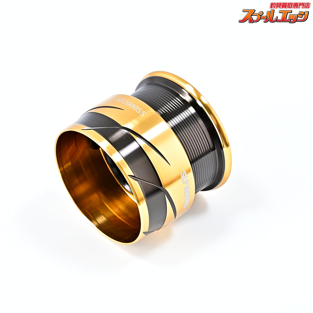 【ダイワxSLPワークス】 25スプール SF TYPE-α 2000SS ゴールド RCSハイグリップIシェイプパワーラージノブ付 DAIWAxSLP-WORKS SPOOL