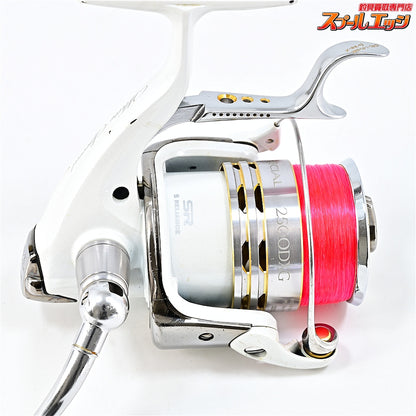 【シマノ】 07BB-X テクニウムMg ホワイトスペシャル 2500D 10BB-XテクニウムMgホワイトスペシャル 2500DXG純正スプール装着 SHIMANO TECHNIUM WHITE-SPECIAL