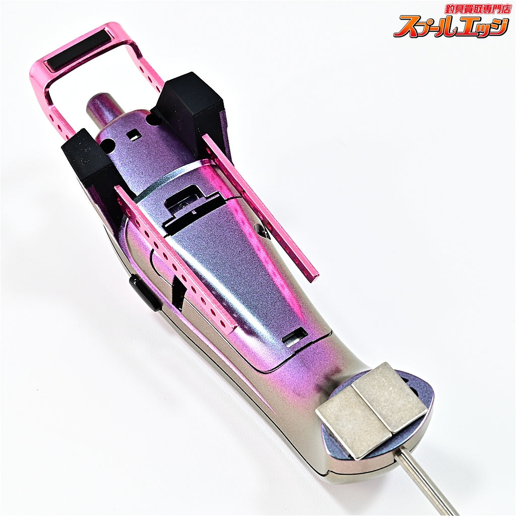 【ダイワ】 クリスティア ワカサギ AIR マットピンクムーブ 限定仕様 ふんばるレッグプレートロング&アルミスプールAIR&ファクトリ−b クリスティアワカサギAIR用ステッカー装着 DAIWA CRYSTIA WAKASAGI