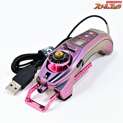 【ダイワ】 クリスティア ワカサギ AIR マットピンクムーブ 限定仕様 ふんばるレッグプレートロング&アルミスプールAIR&ファクトリ−b クリスティアワカサギAIR用ステッカー装着 DAIWA CRYSTIA WAKASAGI