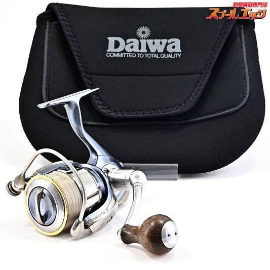 【ダイワ】 05セルテート 2506 フィネスカスタム アイズファクトリーRCSエギングウッドノブ29mm装着 DAIWA CERTATE FINESSE CUSTOM