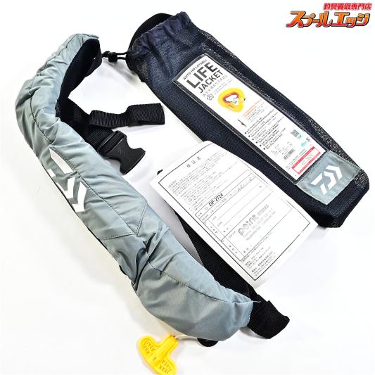 【ダイワ】 インフレータブルライフジャケット DF-2724 桜マーク有 2024年06月製造分 サイズ55cm-140cm グレー DAIWA K_060